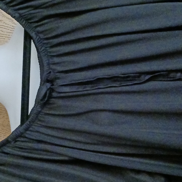 A bundle of 2 gowns - Picture 7 of 8